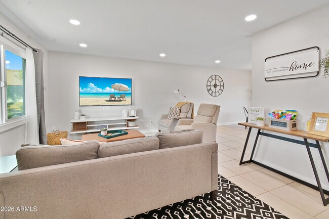 Foto del edificio - 5909 N 81st St