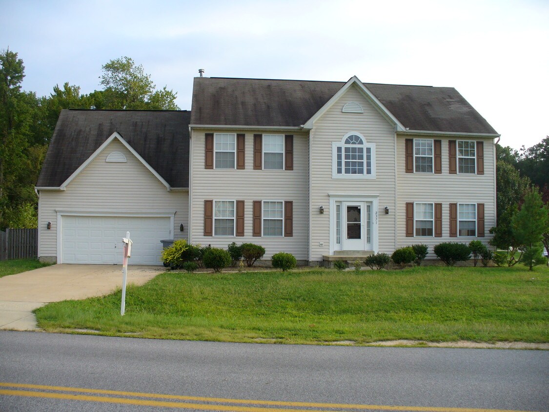 2371 S Hampton Dr, Bryans Road, MD 20616 House for Rent in Bryans