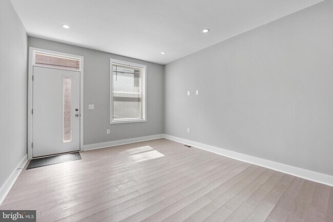 Foto del edificio - 1550 N Marston St