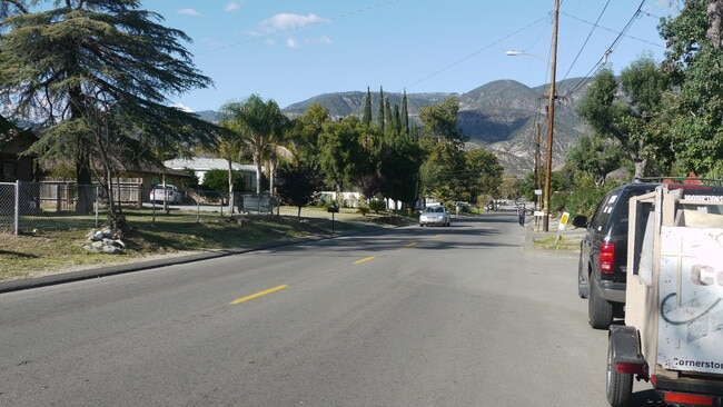 Foto del edificio - Charming 3-Bedroom Home with Upgraded Kitc...