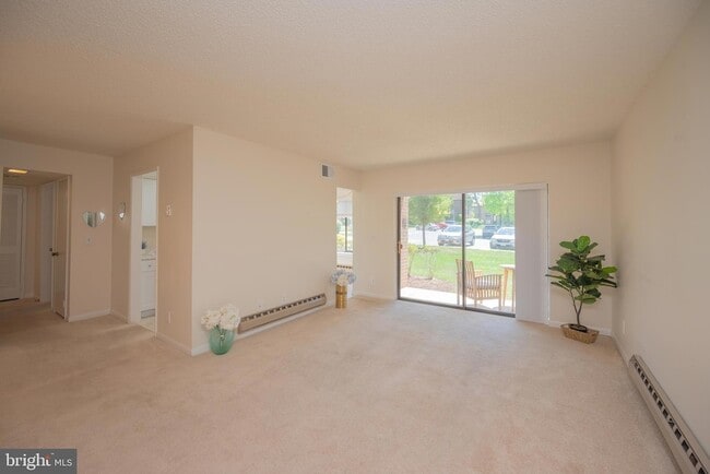 Photo - 15310-89-1B Beaverbrook Ct Apartment