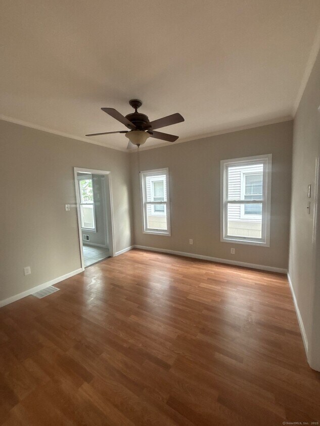 Foto principal - 70 Farren Ave