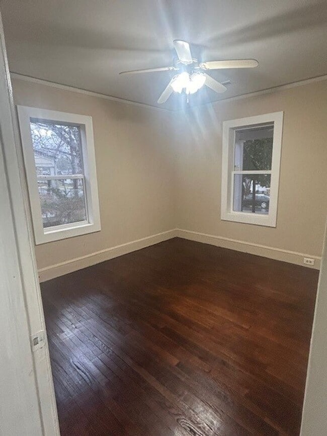 Building Photo - Ready to move