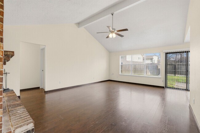 Foto del edificio - 1418 Crawley Ct