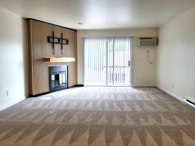 Building Photo - Cottonwood Creek Apartments