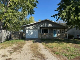 Primary Photo - 304 S Bluff St