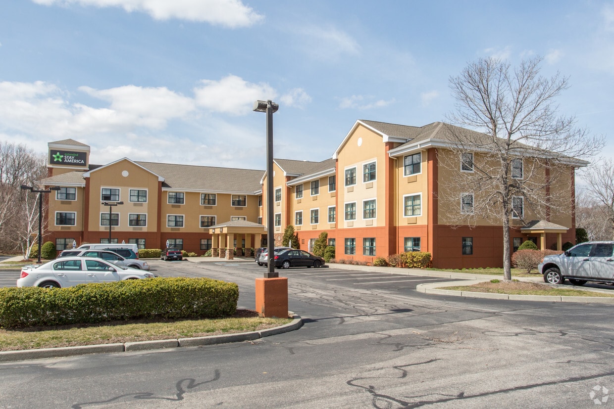 Furnished Studio Westborough Apartments Westborough, MA