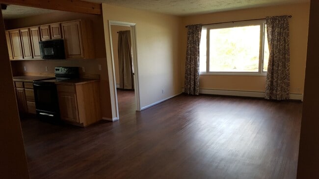 Foto del edificio - 216 Hemlock St N