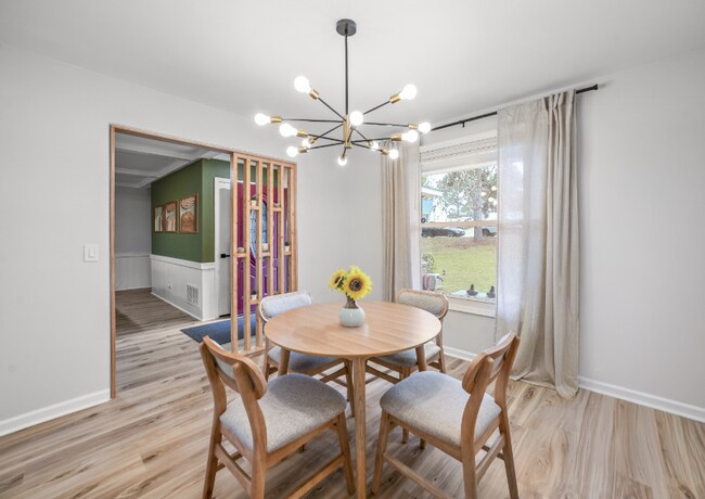 Foto del edificio - 7835 Wessex Ln