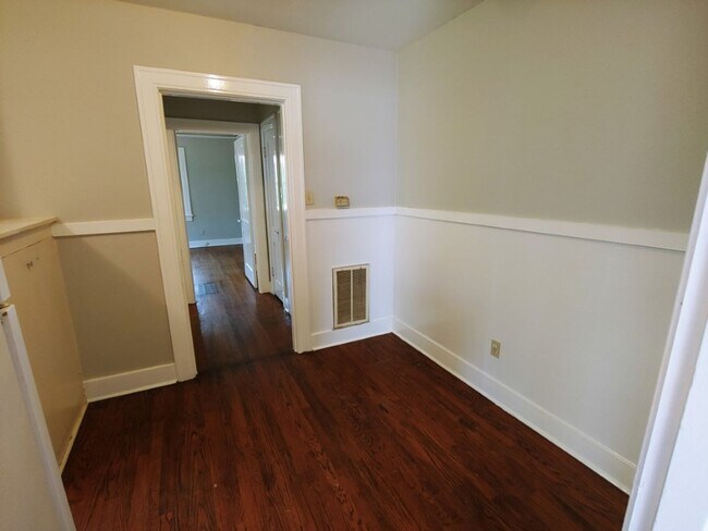 Building Photo - Welcome home to 400 Rose Street Little Roc...