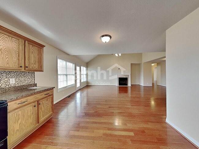 Building Photo - 3784 Cindy Jo Dr N