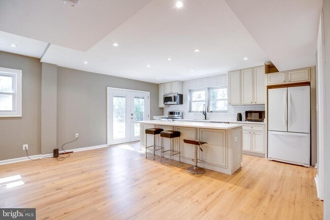 Building Photo - 3923 Forest Grove Dr