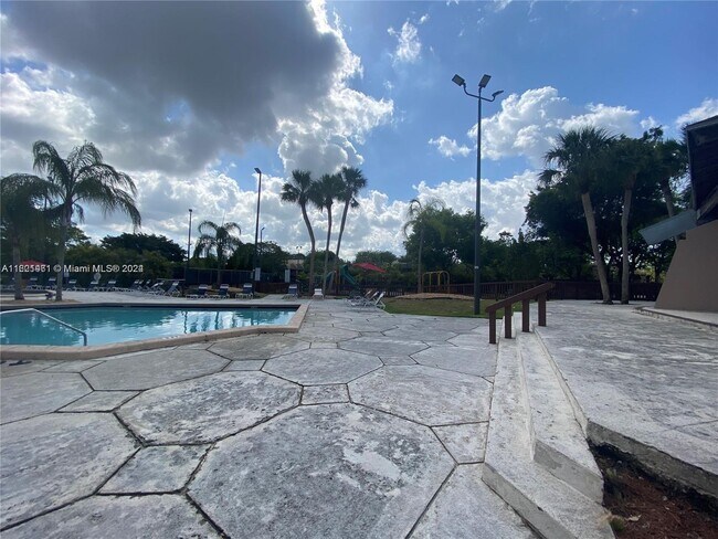 Foto del edificio - 6824 SW 114th Pl