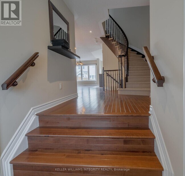Building Photo - 71 Fallengale Cres