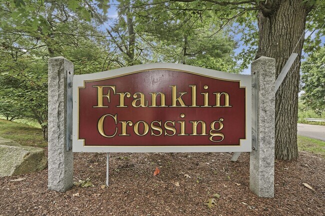 Foto del edificio - 405 Franklin Crossing Rd
