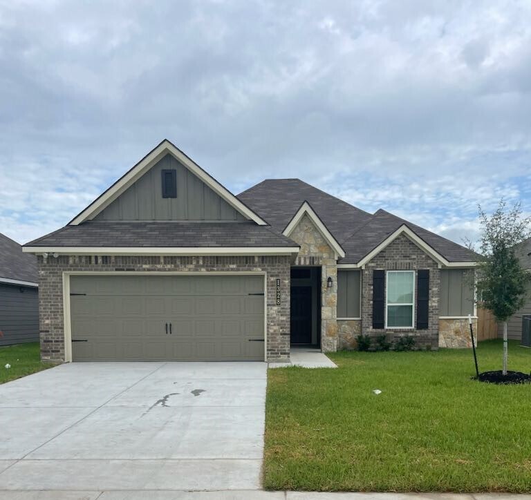 Primary Photo - 1328 Kingsgate Dr