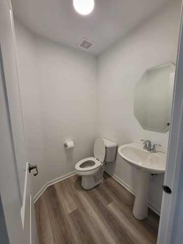 Building Photo - 553 Wolverine Dr