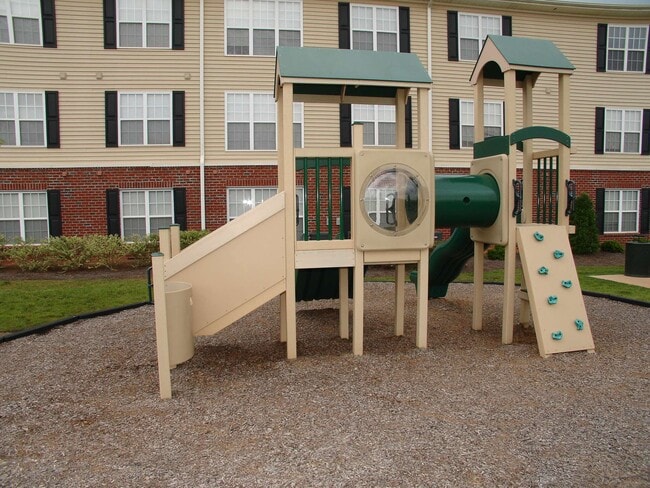 Building Photo - Salisbury Village at Castlewood