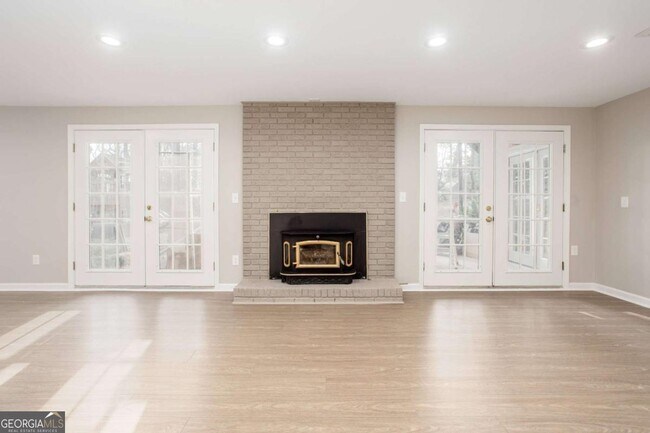 Foto del edificio - 5647 Queensborough Dr
