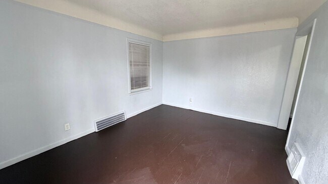 Foto del edificio - 18703 Waltham St