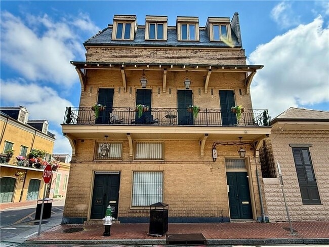 Building Photo - 937 St. Louis
