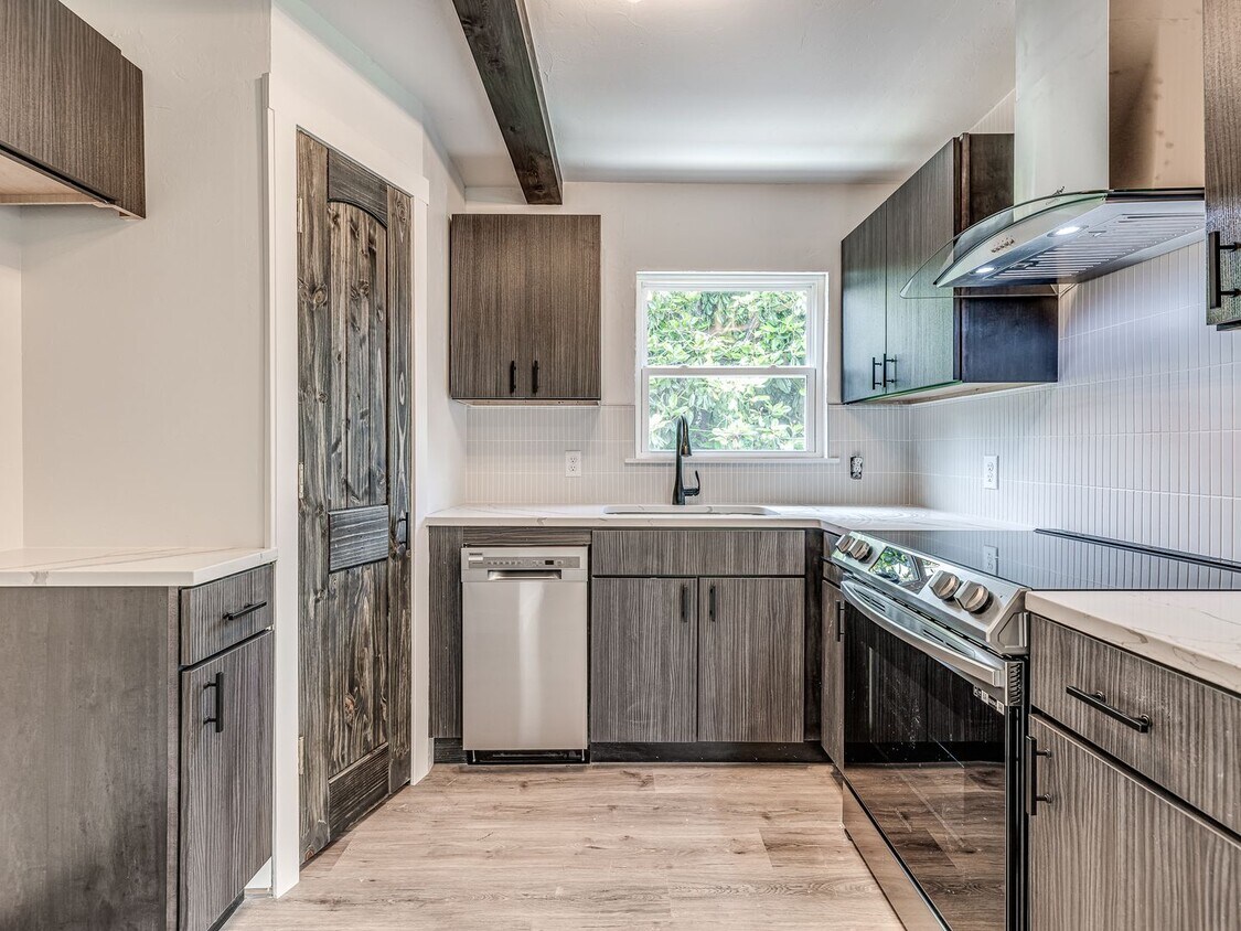 Foto principal - 3420 NW 16th St