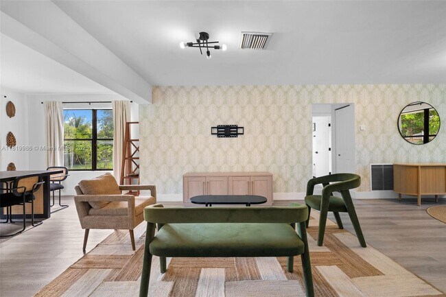 Foto del edificio - 2515 NE 207th St