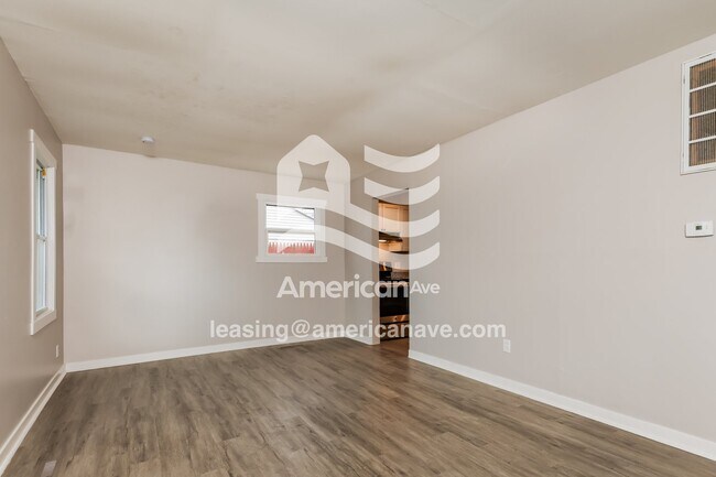 Foto del edificio - 3921 Palmerston Ave