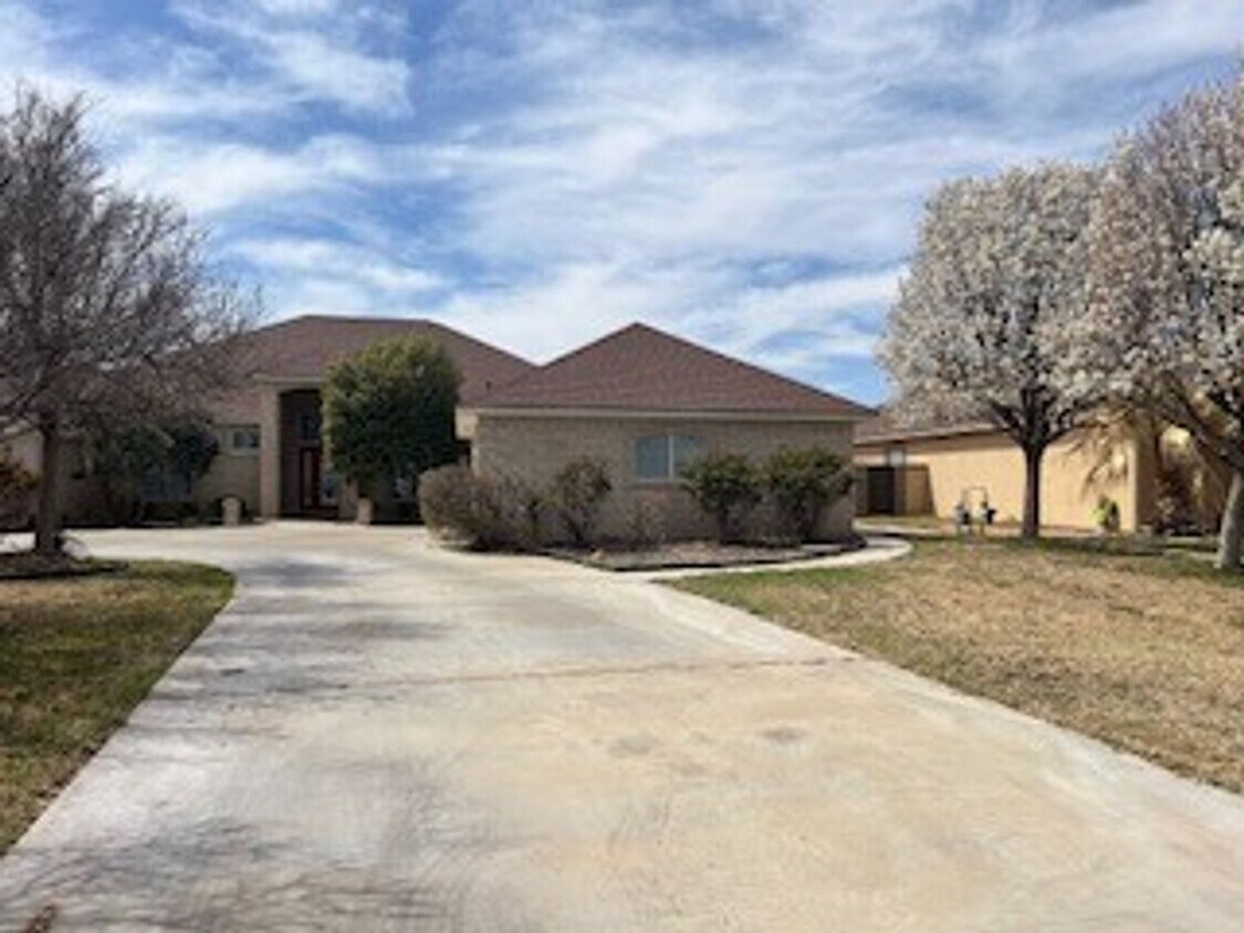 Primary Photo - For Lease - 8104 San Antonio - Odessa TX