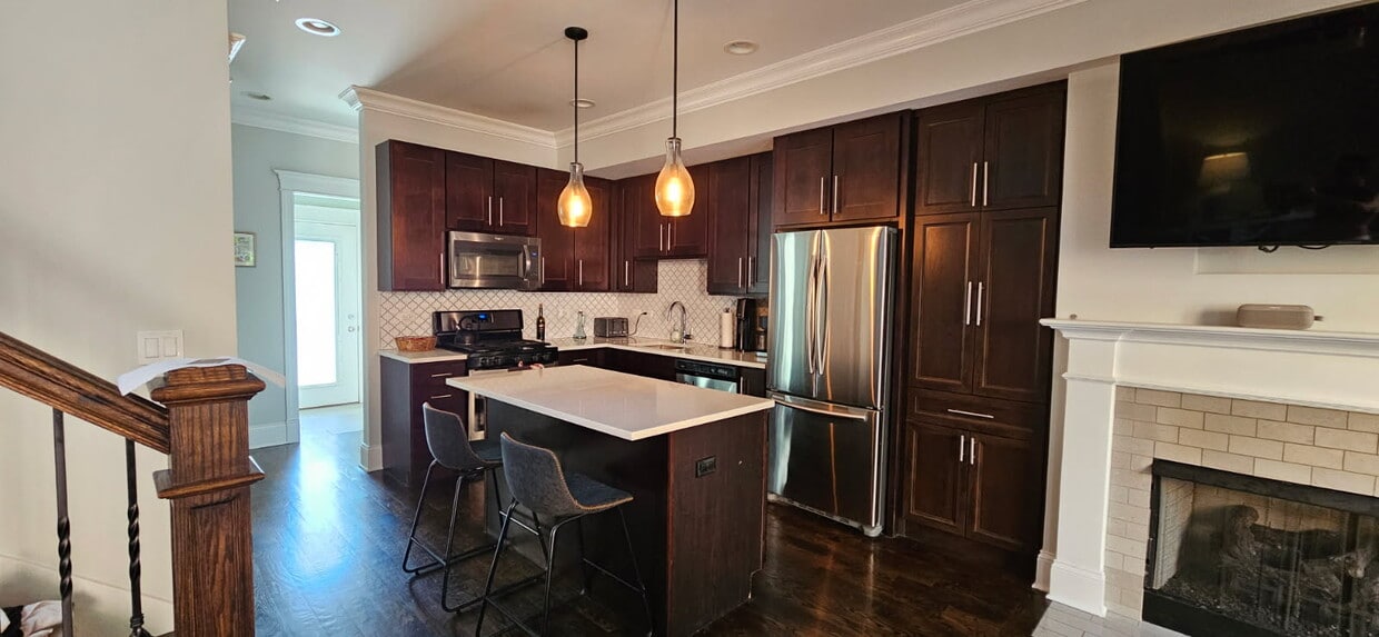 Foto principal - 1827 W Melrose St