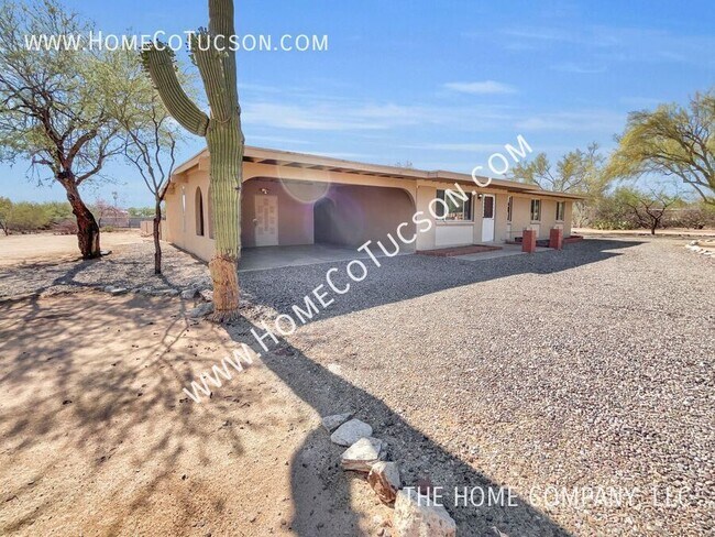 Building Photo - 8905 N Hickory Dr