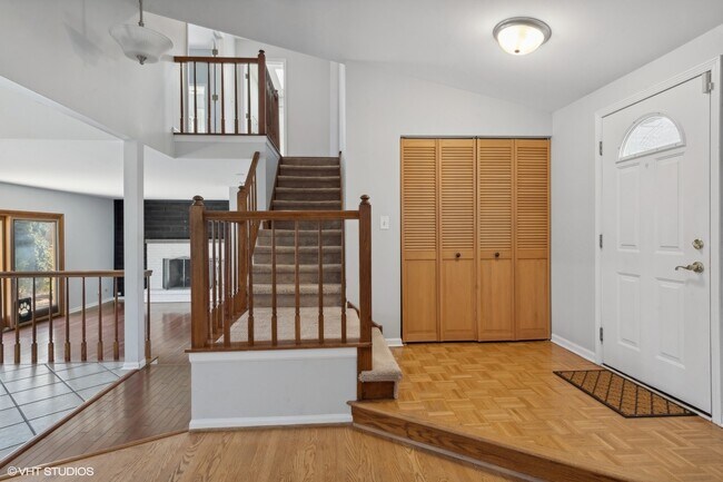 Building Photo - 941 Holly Cir