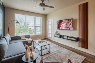 Building Photo - 2044 S Willow Creek Apartment