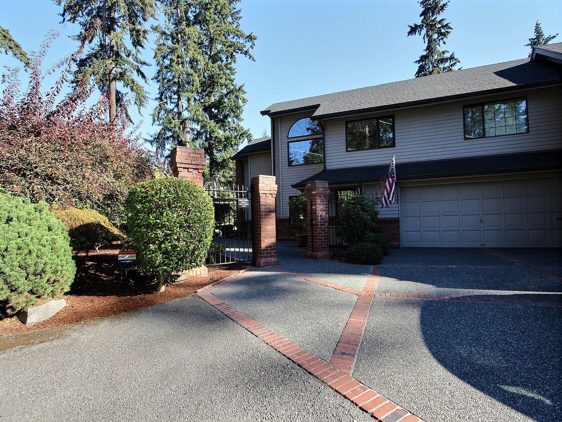 10609 SE 32nd St, Bellevue, WA 98004 House Rental in Bellevue, WA