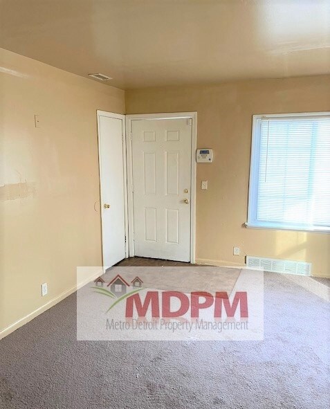 Foto del edificio - 26327 Lehigh St