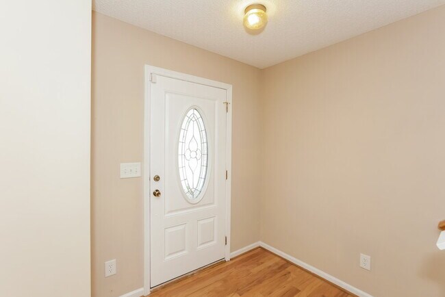 Building Photo - 8045 Weeping Fig Ln
