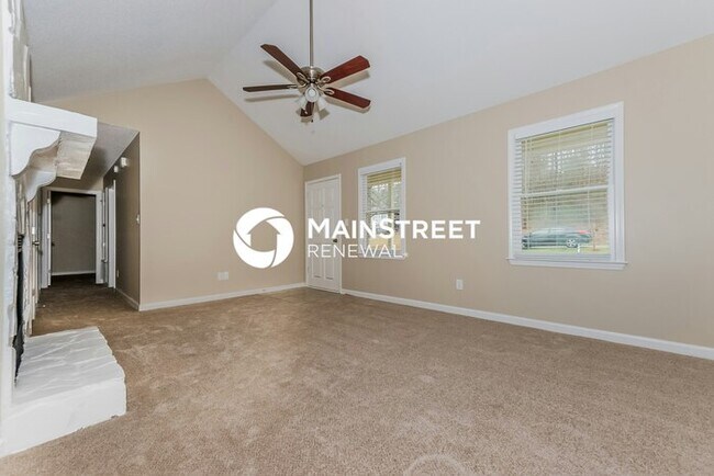Building Photo - 3 Bedroom Pet-Friendly Home in Stockbridge, GA with Main Street Renewal