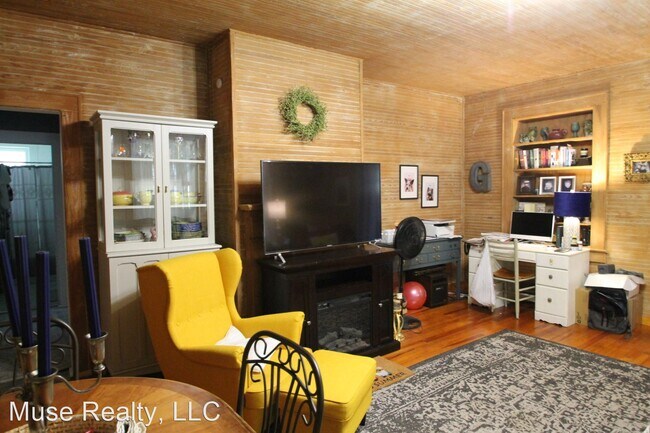 Building Photo - 2 br, 1 bath House - 120 Wilson St