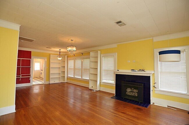 Building Photo - 4418 Polk St