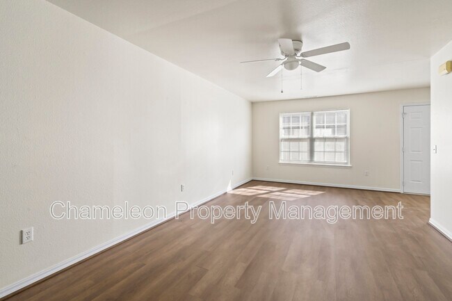 Foto del edificio - 2910 Dawn Ct