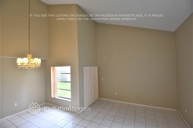Foto del edificio - 13995 Langley Pl