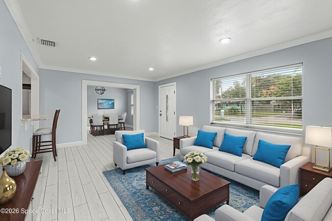 Building Photo - 719 6th St