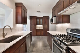 Building Photo - 4613 Libbey Dr