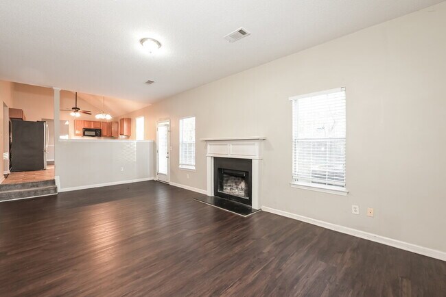 Foto del edificio - 4350 Millenium View Ct SW