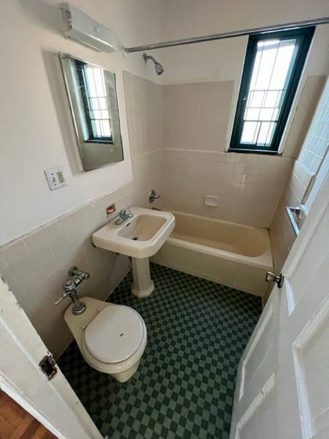 Foto del edificio - 2200 E Tremont Ave