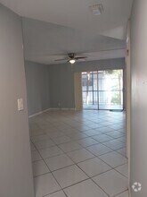 Building Photo - 660 Tennis Club Dr