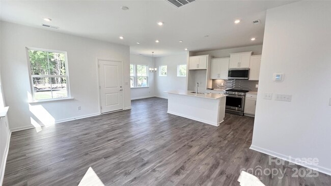 Building Photo - 15918 Parkside crossing Dr