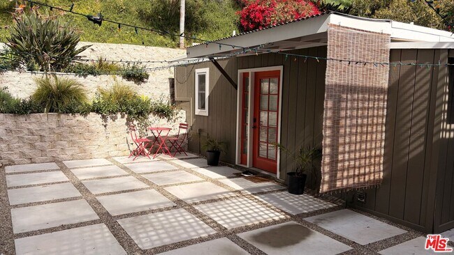 Foto del edificio - 3823 Broadlawn Dr