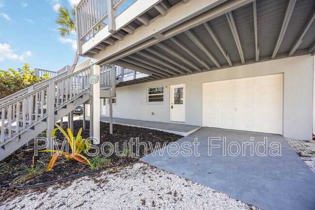 Foto del edificio - 5039 N Beach Rd