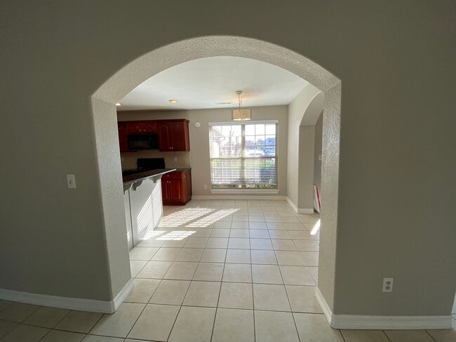 Building Photo - Charming Three Bedroom Home with a Bonus S...